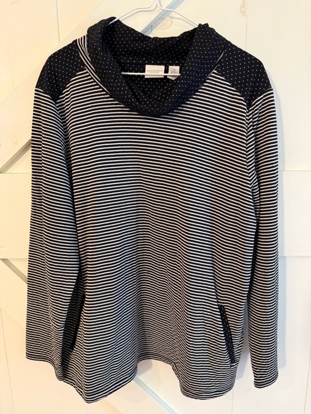 Weekends by Chico’s Size 3 Black White Striped Cowl Neck Tunic Top Pockets